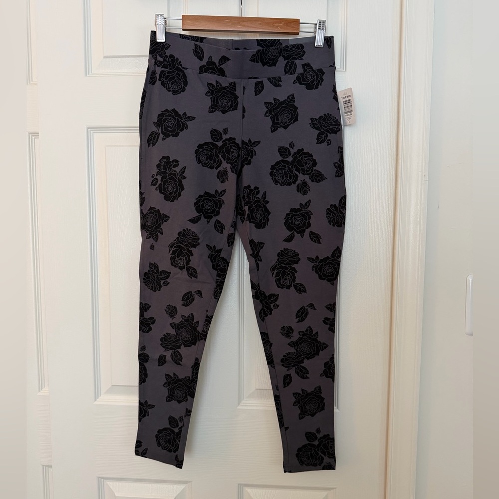 Torrid Floral Patterned Gray & Black Women's Pants